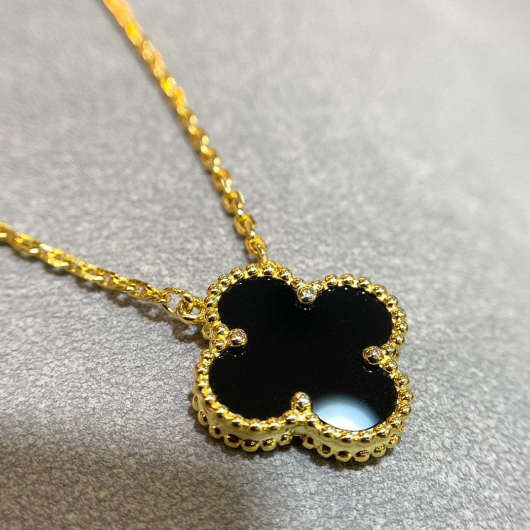 Clover Necklace | Onyx