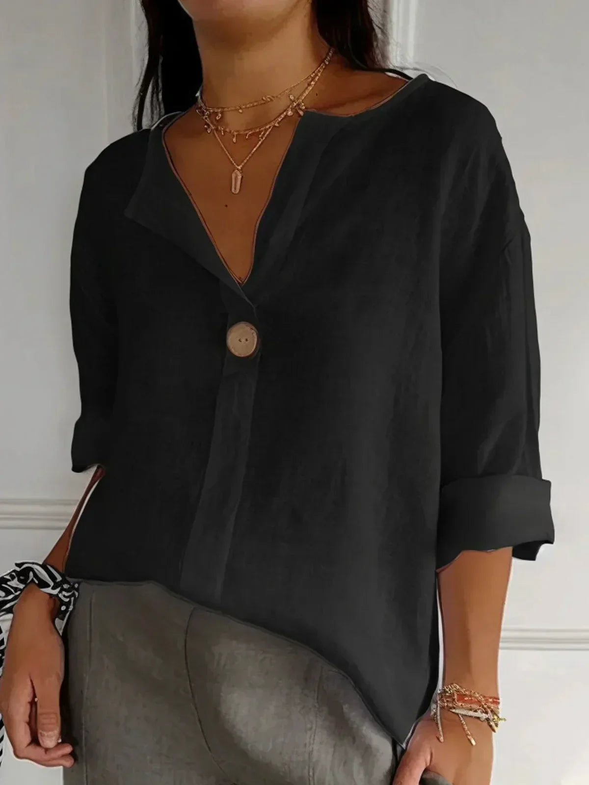 Hana - Casual V-Neck Blouse