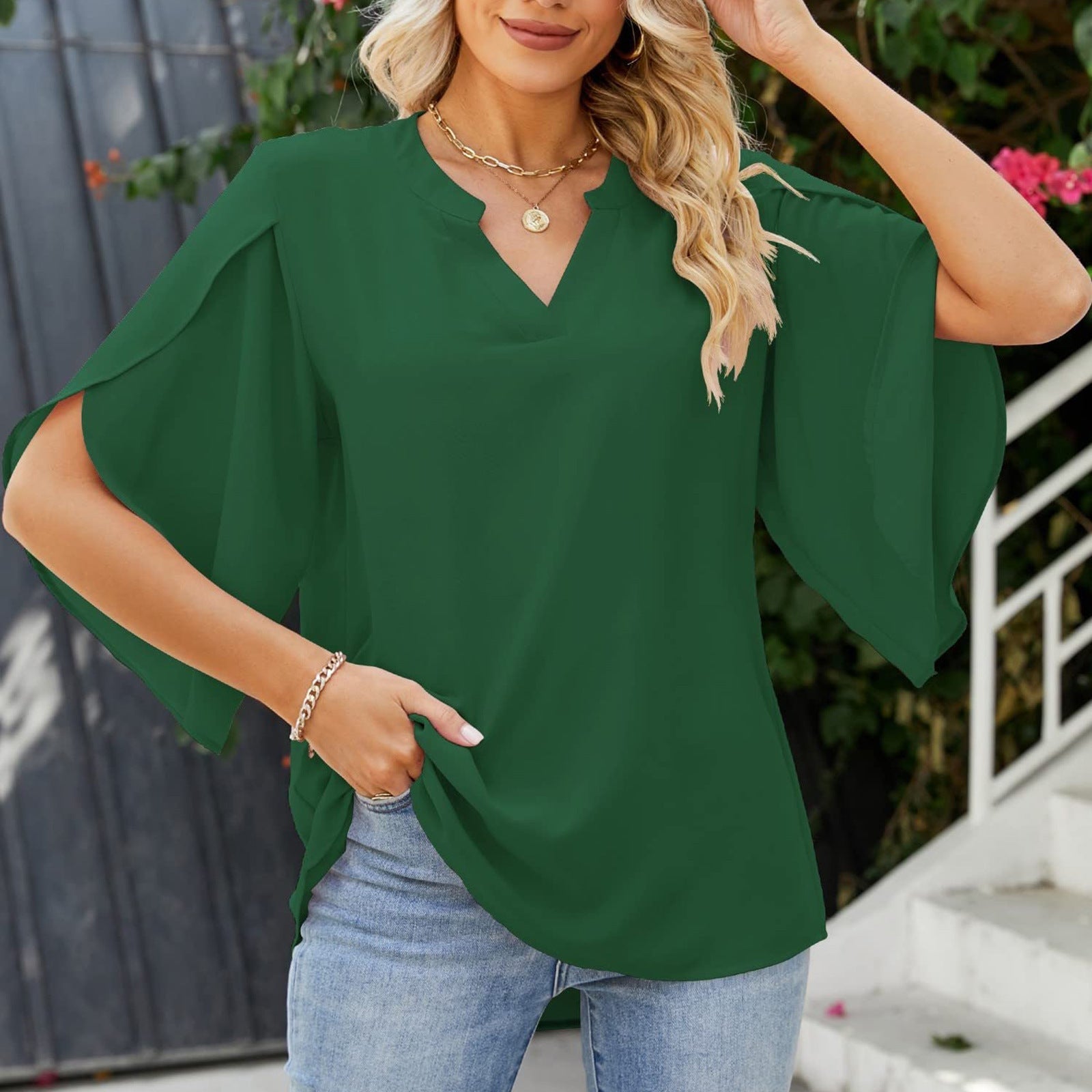 Belle - Elegant V-Neck Top