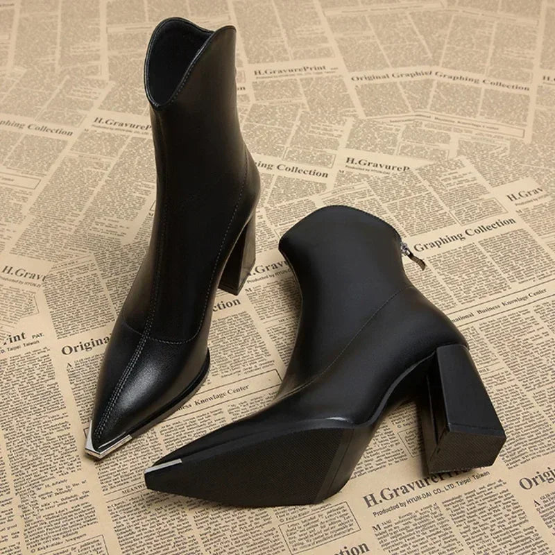 Felice™ - Sleek Pointed Toe Ankle Boots