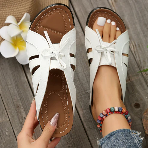 Barbora - Chic Cutout Sandals