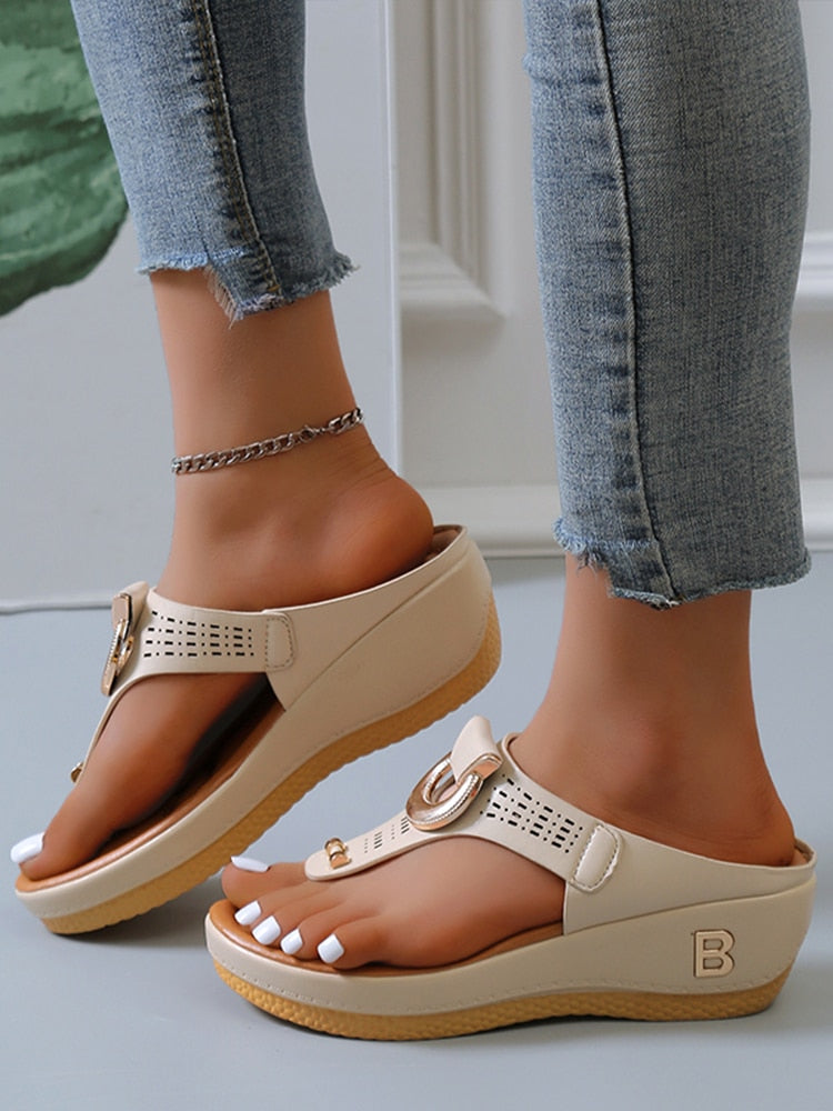 Zoey - Elevated Toe-Ring Sandals