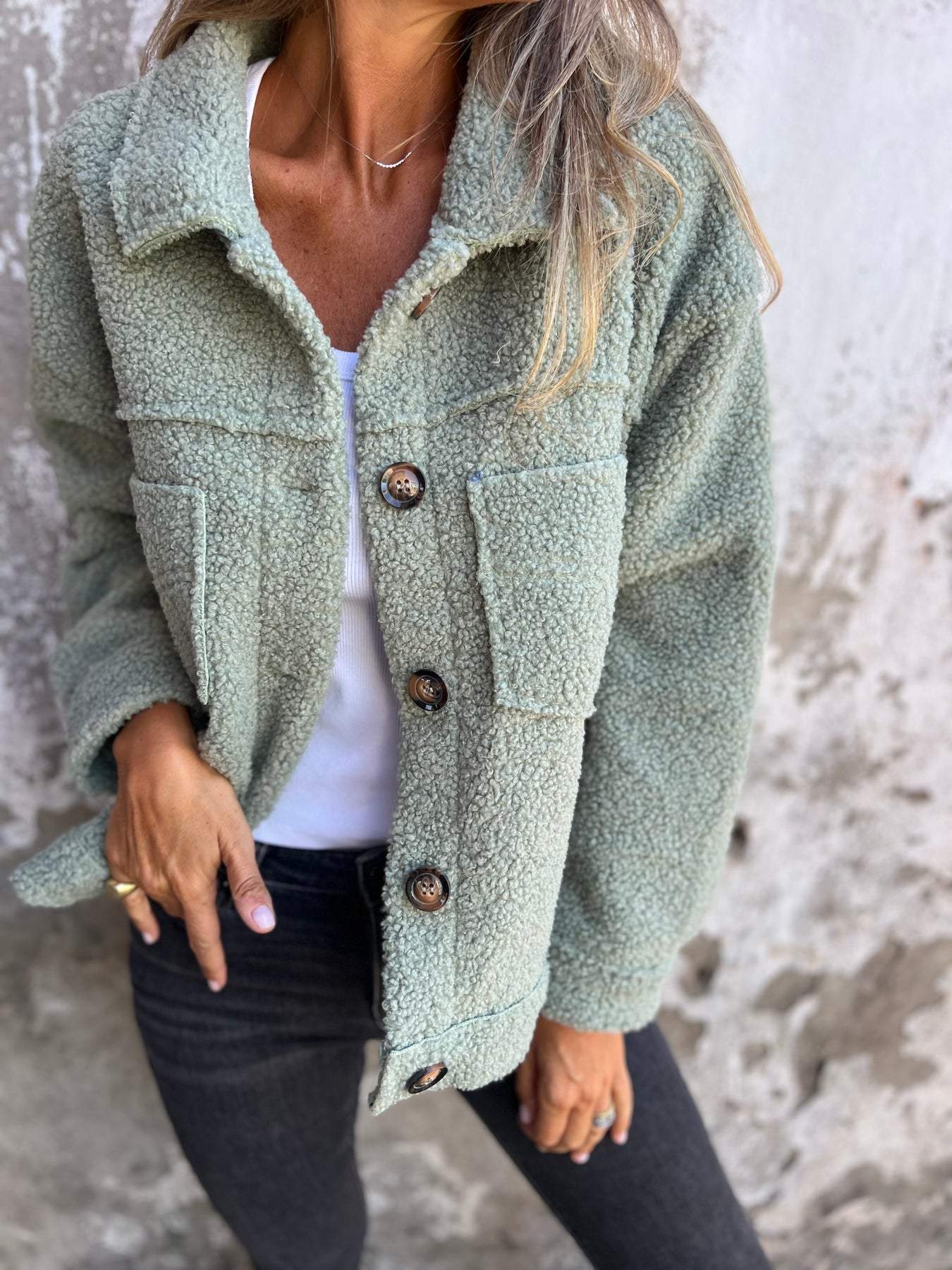 Daisy - Cozy Button-Up Jacket